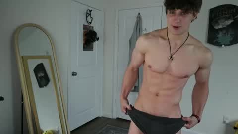 Snapshot of yourbigitalianstallion chatting on 06-10-26, 11:24 Ben online show from 06-10-26, 11:24