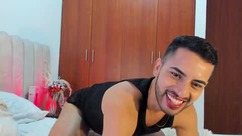 YOURBOYNEXTDOOR online show from 01-04-25, 12:27