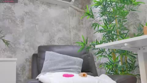 Anna online show from 04-19-26, 07:05