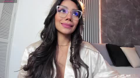 Selena online show from 01-28-25, 04:50