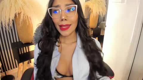 Selena online show from 02-27-25, 06:07