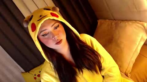 JEN  online show from 03-25-26, 01:28