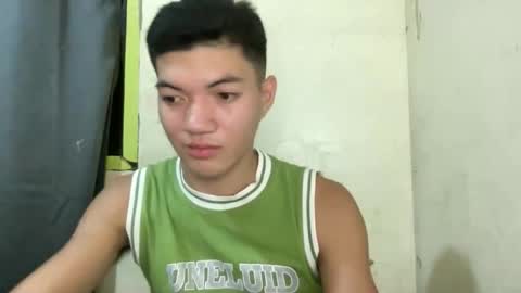 Snapshot of yourdreamboy_nash chatting on 02-21-26, 12:28 NASH online show from 02-21-26, 12:28
