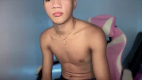 Snapshot of yourdreamboy_nash chatting on 07-15-26, 05:07 NASH online show from 07-15-26, 05:07