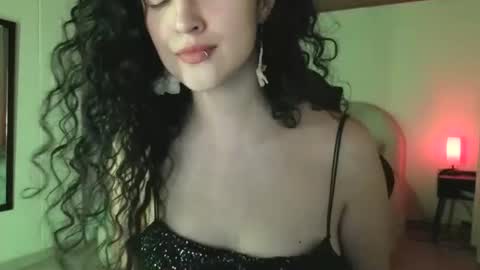 yourdreamgirl2025 online show from 05-13-26, 01:03