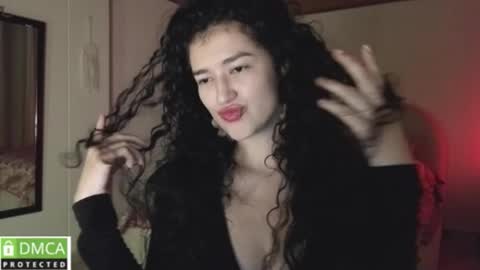 yourdreamgirl2025 online show from 06-05-26, 12:28