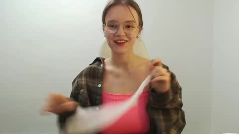 Snapshot of yourdreamray chatting on 06-02-26, 10:23 Lana online show from 06-02-26, 10:23