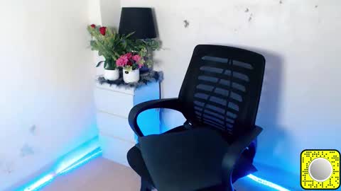 Snapshot of yourfantasygirlxx chatting on 03-08-26, 07:39 Judy online show from 03-08-26, 07:39