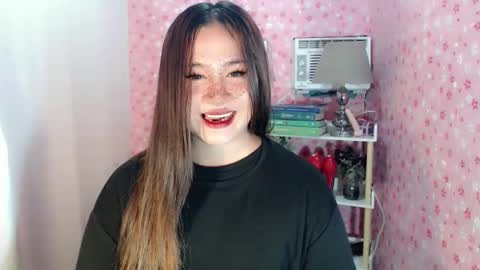 Snapshot of yourfavoratequinn chatting on 12-17-25, 06:30 Quinn online show from 12-17-25, 06:30