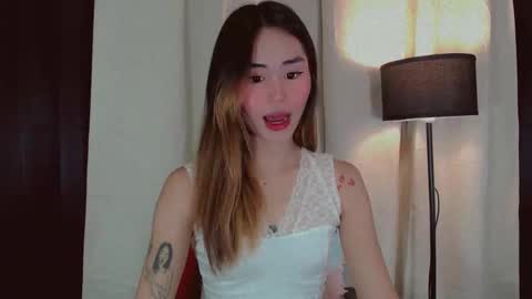 Snapshot of yourfavorateremi chatting on 10-06-25, 04:32 Remrem online show from 10-06-25, 04:32