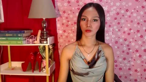 Snapshot of yourfavoratericcie chatting on 11-03-25, 03:30 RICCIE MAE online show from 11-03-25, 03:30