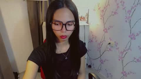 Snapshot of yourfavoratericcie chatting on 12-14-25, 02:28 RICCIE MAE online show from 12-14-25, 02:28