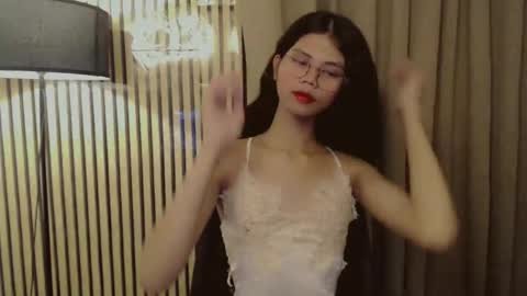 Snapshot of yourfavoratevivian chatting on 10-28-25, 02:59 Vivian online show from 10-28-25, 02:59