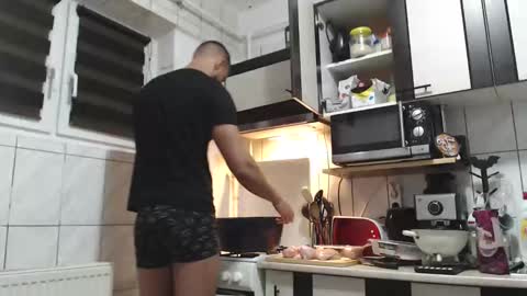 Snapshot of yourfavoritetallboy chatting on 11-17-25, 06:46 yourfavoritetallboy online show from 11-17-25, 06:46