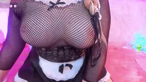 Snapshot of yourgirl11555 chatting on 10-17-25, 04:26 Liza online show from 10-17-25, 04:26