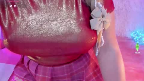 Snapshot of yourgirl11555 chatting on 11-10-25, 11:53 Liza online show from 11-10-25, 11:53