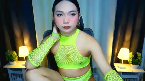 Snapshot of yourgirlzachary chatting on 01-08-26, 12:24 Goddess Yoshi online show from 01-08-26, 12:24