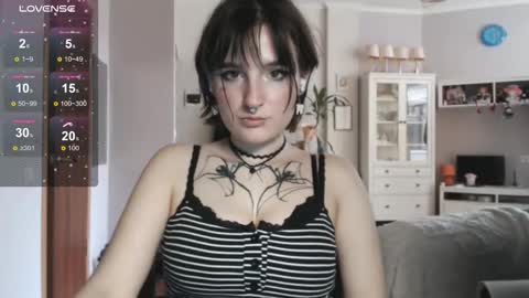 Snapshot of yourhanna_ chatting on 11-11-25, 11:21 hanna online show from 11-11-25, 11:21