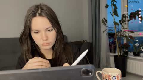 Aida online show from 12-19-24, 10:24