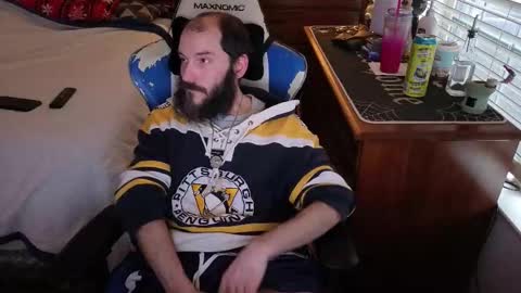 Snapshot of yourhighnessthis9inch chatting on 12-18-25, 06:25 Sh online show from 12-18-25, 06:25