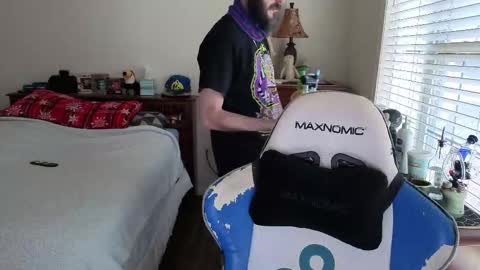 Snapshot of yourhighnessthis9inch chatting on 12-20-25, 04:47 Sh online show from 12-20-25, 04:47