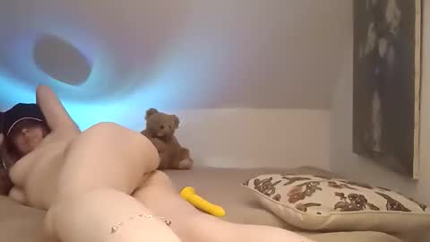 HollyHorne online show from 09-30-25, 11:43