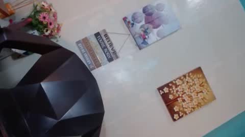 Mauie  online show from 02-04-25, 10:24