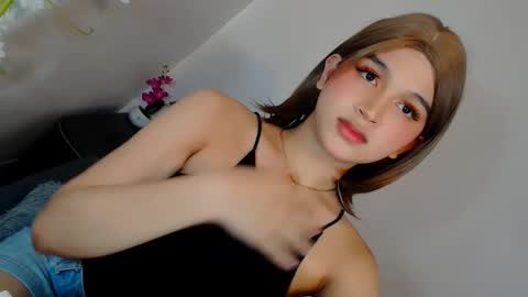 Snapshot of yourhumiliationgirl chatting on 11-26-25, 05:30 yourhumiliationgirl online show from 11-26-25, 05:30