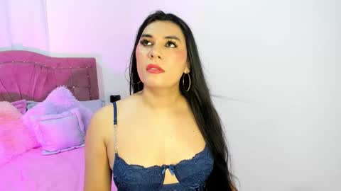 Snapshot of yourlatina_emely chatting on 11-29-25, 02:42 EMELY online show from 11-29-25, 02:42