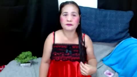 Snapshot of yourlove_regine chatting on 06-08-26, 02:56 Regine online show from 06-08-26, 02:56