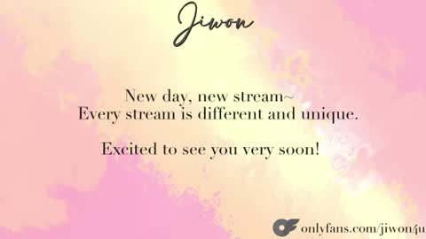 Snapshot of yourlovelykgirlfriend chatting on 06-20-26, 09:39 J i w o n online show from 06-20-26, 09:39