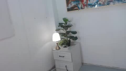 Snapshot of yourlovelynaja chatting on 03-06-25, 09:47 nikka online show from 03-06-25, 09:47