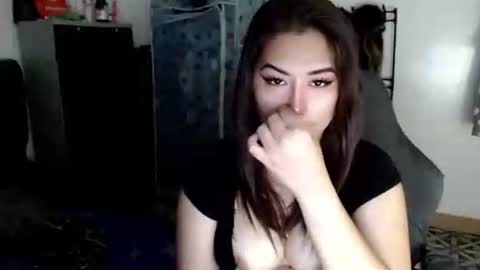 tifanny online show from 10-08-25, 04:54