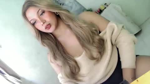 Snapshot of yourlovingpearl chatting on 03-08-26, 02:59 PEARL online show from 03-08-26, 02:59