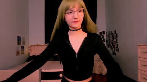 Snapshot of yourmanageroftokens chatting on 12-03-24, 04:47 my name is Liana ntmu online show from 12-03-24, 04:47