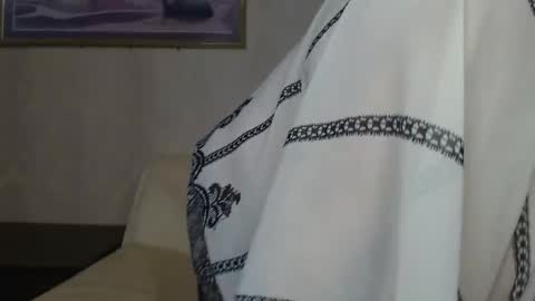 Snapshot of yourmilf4love chatting on 09-24-25, 08:12 lANA online show from 09-24-25, 08:12