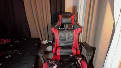 Snapshot of yournaughtyjen chatting on 02-07-25, 11:34 jenny online show from 02-07-25, 11:34