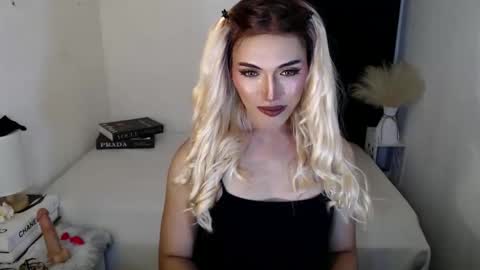 TIFFANY SUCKING QUEEN online show from 04-30-26, 07:36