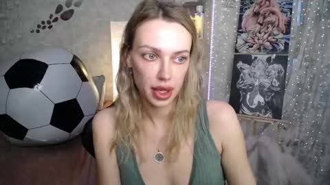 Snapshot of yournickyadamidi chatting on 06-13-26, 04:27 Nicky online show from 06-13-26, 04:27