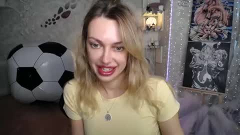Snapshot of yournickyadamidi chatting on 06-23-26, 04:27 Nicky online show from 06-23-26, 04:27
