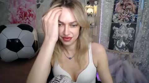 Snapshot of yournickyadamidi chatting on 06-27-26, 04:23 Nicky online show from 06-27-26, 04:23