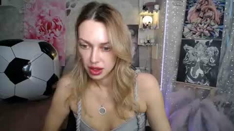 Snapshot of yournickyadamidi chatting on 06-30-26, 04:41 Nicky online show from 06-30-26, 04:41