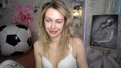 Snapshot of yournickyadamidi chatting on 07-12-26, 04:09 Nicky online show from 07-12-26, 04:09