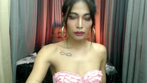 yourprettybella_ts online show from 10-31-25, 05:14