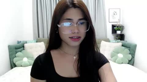 Snapshot of yourprettyblythe_ts chatting on 12-22-25, 08:33 yourprettyblythe_ts online show from 12-22-25, 08:33