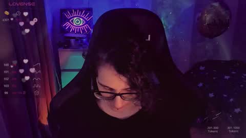 Snapshot of yourscosmic chatting on 09-18-25, 11:18 Yours Cosmic online show from 09-18-25, 11:18