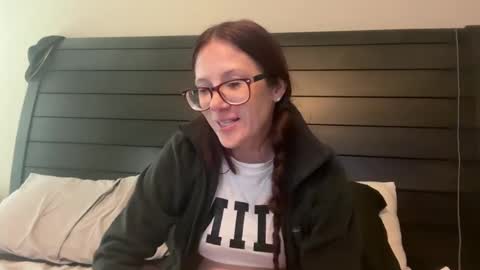 yourstrulylivy online show from 09-18-25, 04:20