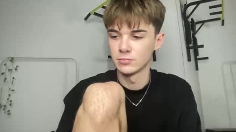 yoursweetyguy online show from 12-19-25, 03:08