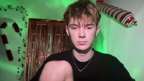 Snapshot of yoursweetyguy chatting on 01-09-26, 02:31 yoursweetyguy online show from 01-09-26, 02:31