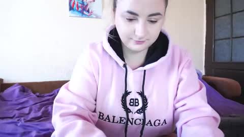 Snapshot of yourswetiegirl chatting on 04-23-26, 08:35 Sofia online show from 04-23-26, 08:35